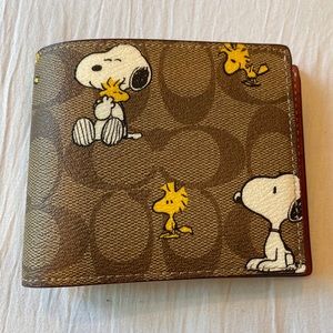 Coach X Peanuts 3 In 1 Wallet In Signature Canvas With Snoopy Woodstock Print